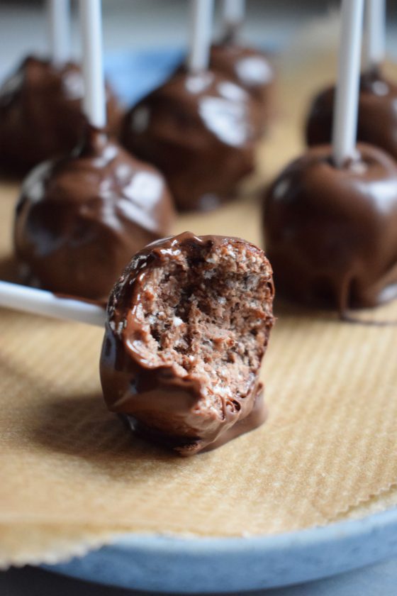 Glutenfree Raw Vegan Chocolate Cake Pops (4 ingredients) Let's Eat Smart